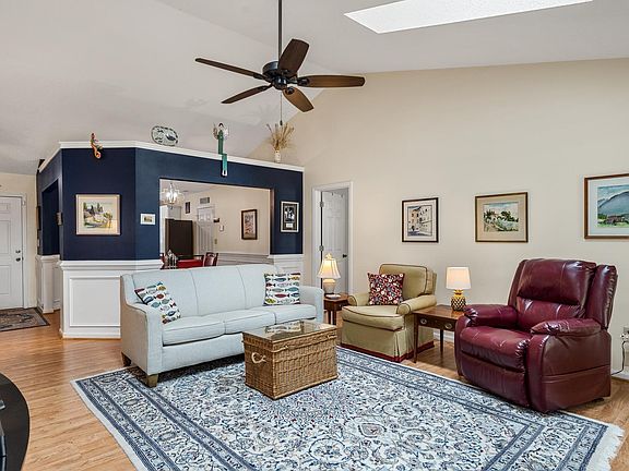 5th image of 106 Riverside Chase Cir