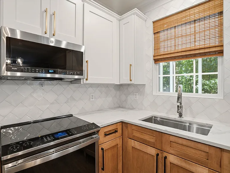 1152 Willoughby Ln — Photo 15