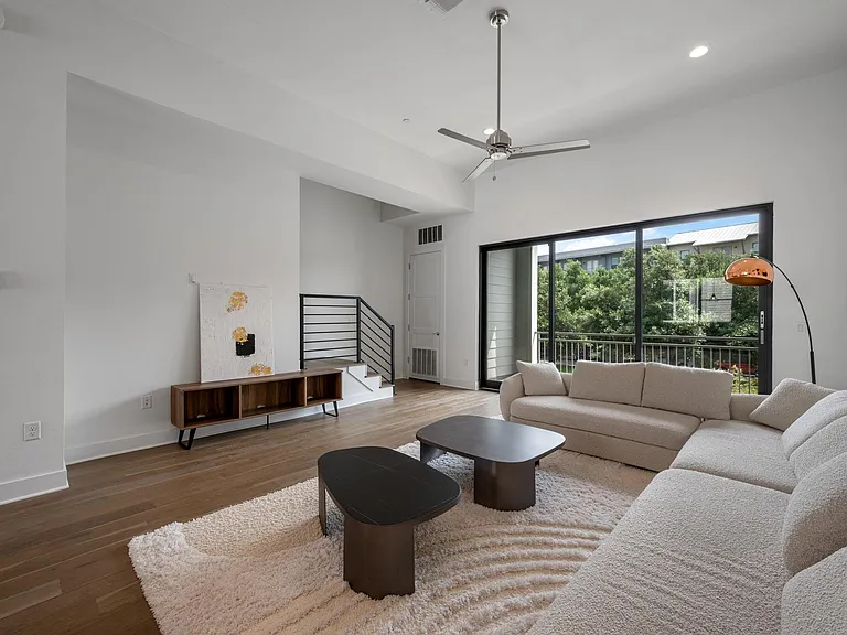 3810 Berkman Dr — Photo 14
