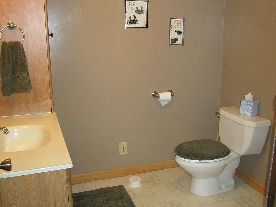 Lower Level 3/4 Bathroom