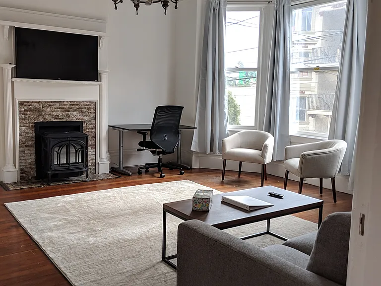 154 Tiffany Ave — Photo 1
