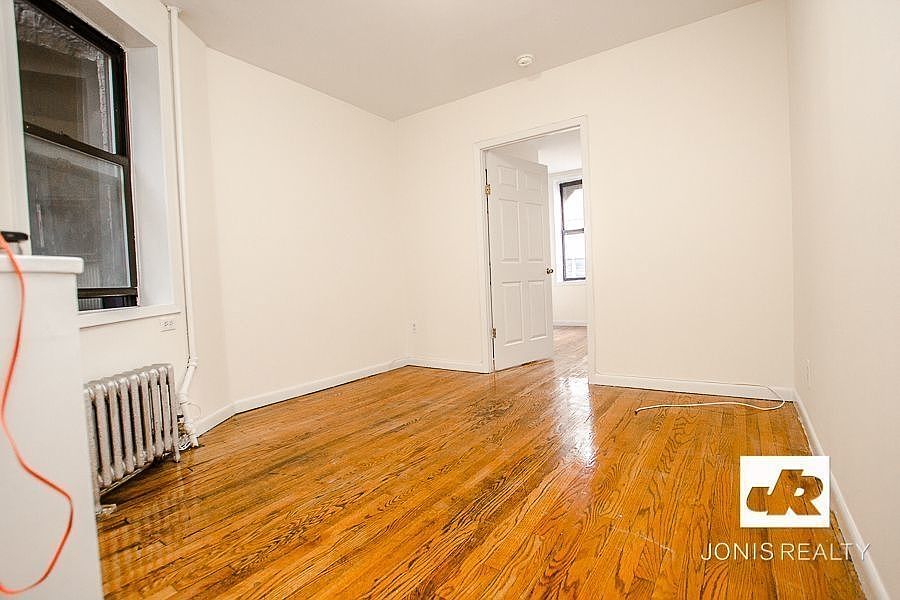 2nd image of 318 E 34th St APT 5C