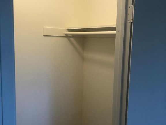 4th image of 1636 Oliver Ave #5