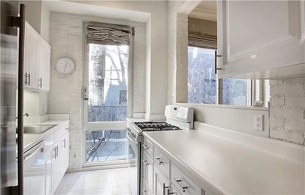 Rented by Warburg | media 12