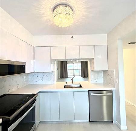 2nd image of 6866 Huntington Ln APT 306