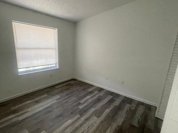 2nd image of 2435 Pierce St #24