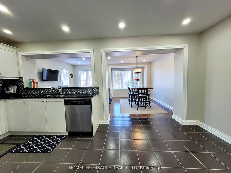 34 Donomore Dr — Photo 13