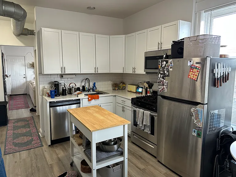 2331 W Superior St #2R — Photo 5