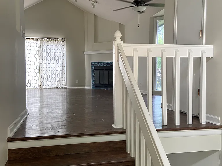 3515 Comstock Ave — Photo 6