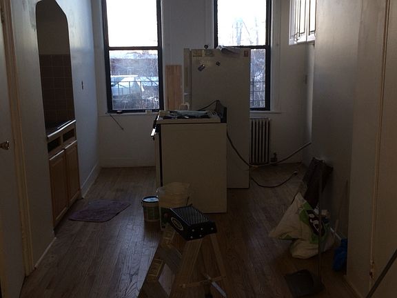 5th image of 319 Maujer St #3