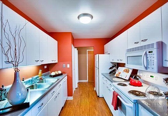3rd image of 420 E Ohio St APT 10C