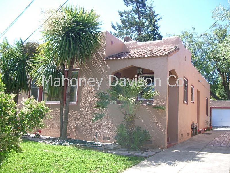 1st image of 420 7th St