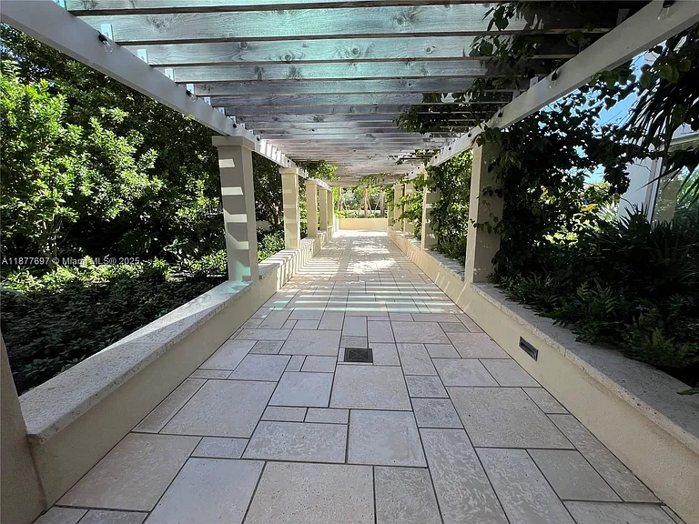 300 S Pointe Dr #2806 — Photo 59