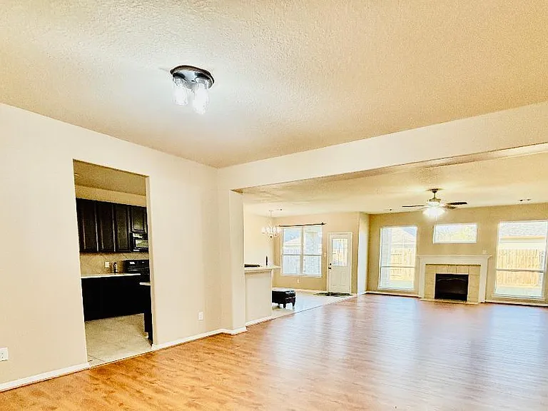 9947 Valance Way — Photo 10