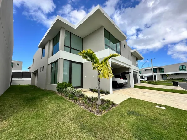 12 Riviera Parkview, Bayamon, PR 00956