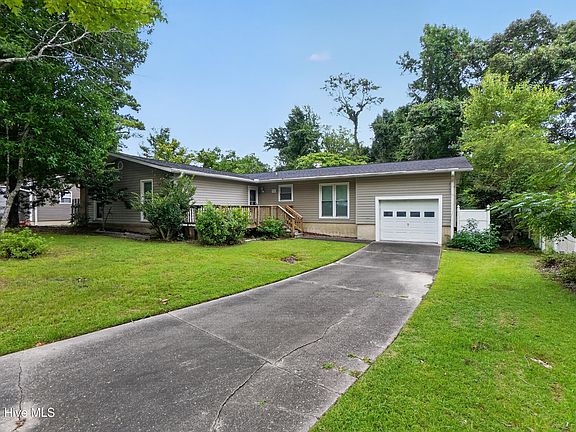 2nd image of 114 Shadow Brook Road