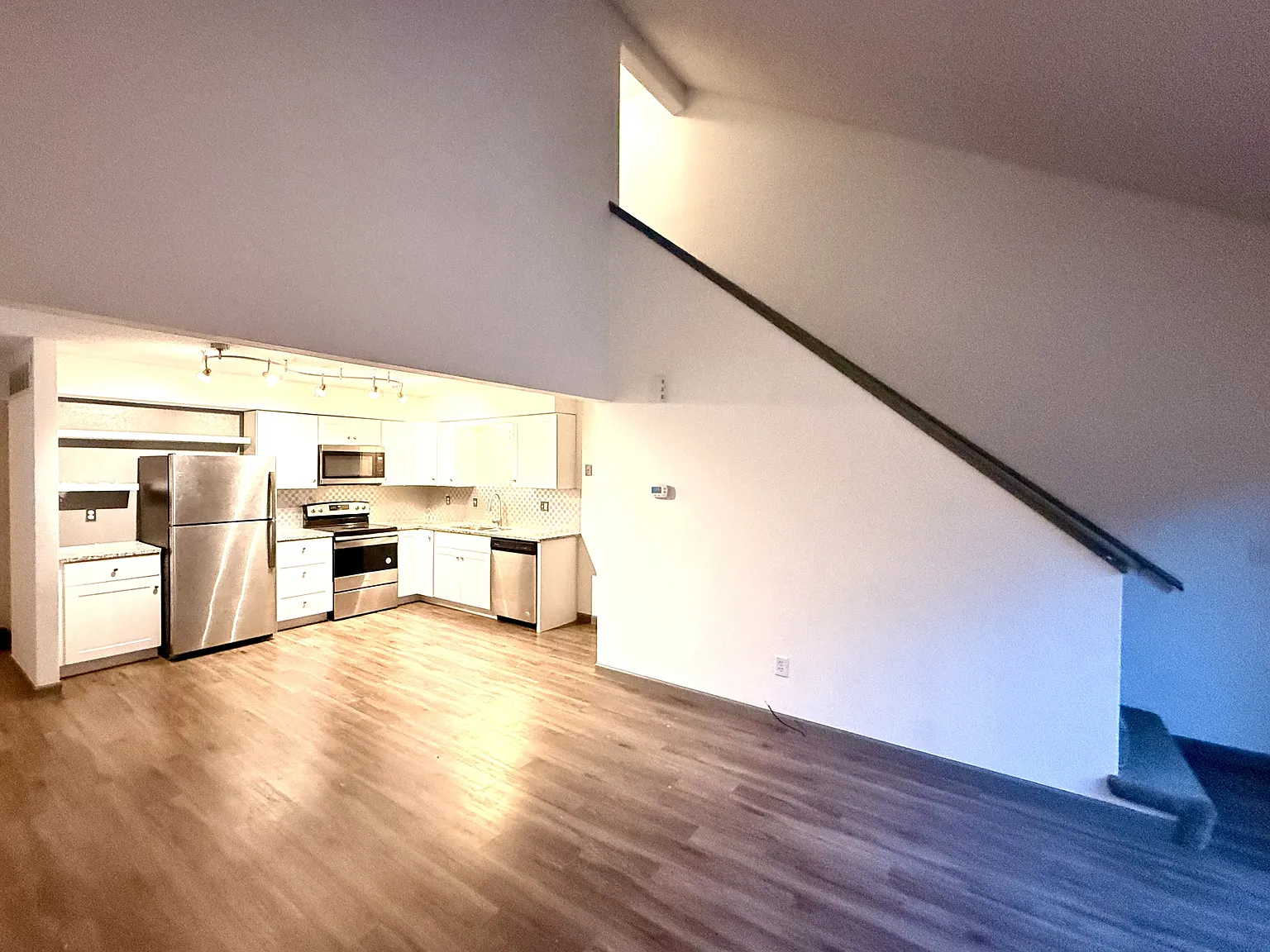 215 Northeast Timbercreek Drive - 1 — Photo 4
