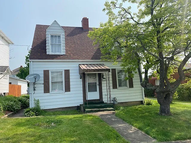 116 Moore Ave photo 1