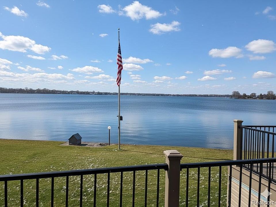 1st image of 106 E Walled Lake Dr