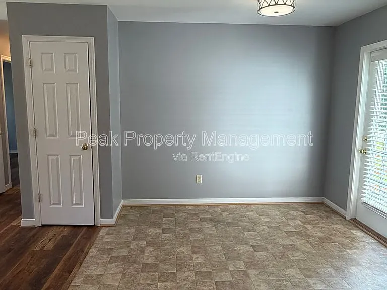 6294 Simi Ct — Photo 7