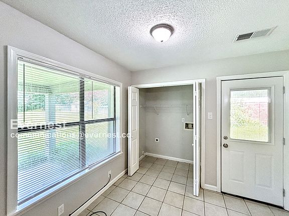 4th image of 7329 Eastover Dr