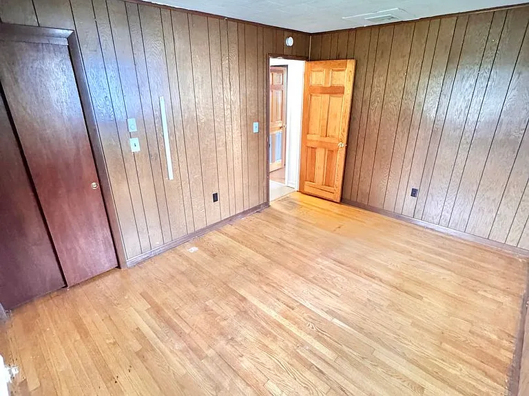 8325 Schantz Rd — Photo 14
