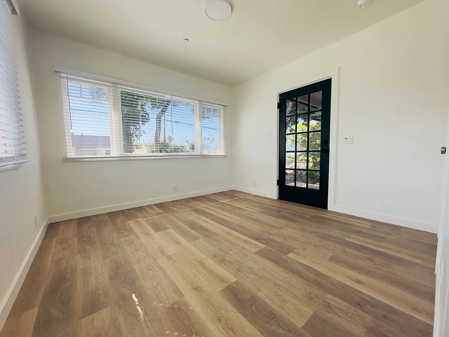 2 bed, $4,200 — Photo 2