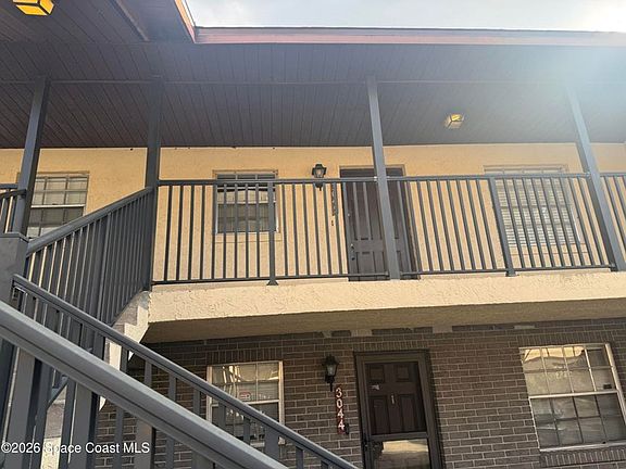 2nd image of 3045 Sir Hamilton Cir #11