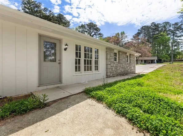 952 Star Ct, Norcross, GA 30093