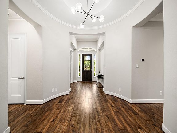 4th image of 5007 Quiet Falls Ln