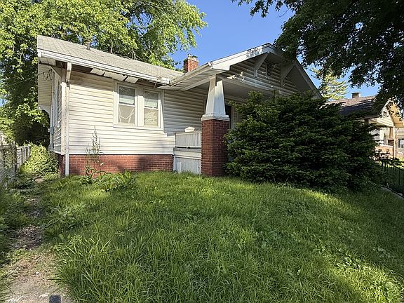2nd image of 1337 N Maple Ave