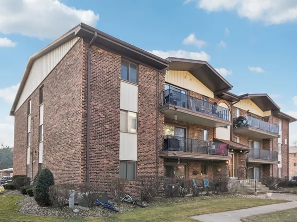 13919 James Dr APT 904, Crestwood, IL 60418