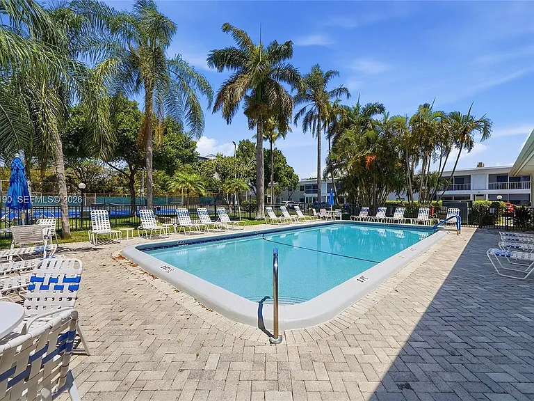 6273 Bay Club Dr #2 — Photo 16