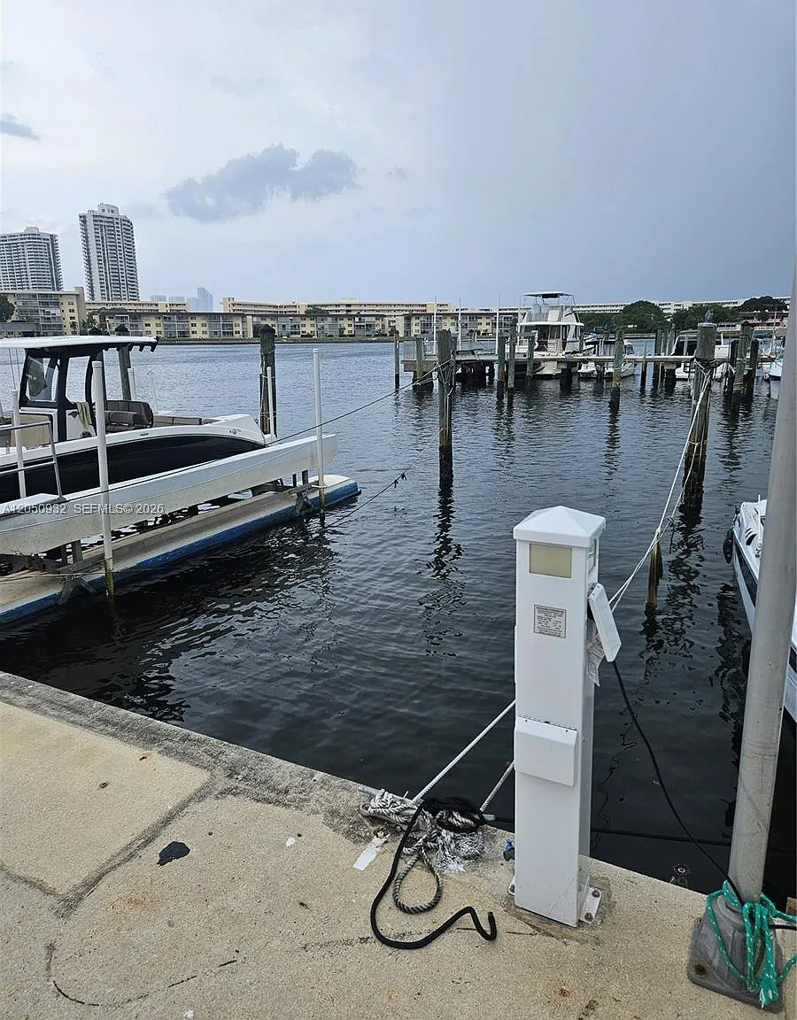 Del Prado Marina — Photo 2