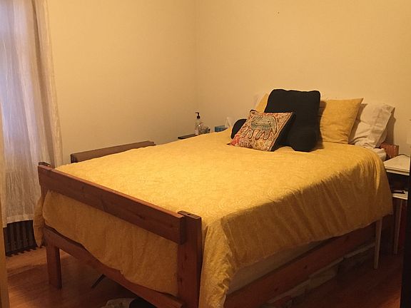 4th image of 352 Astoria Blvd