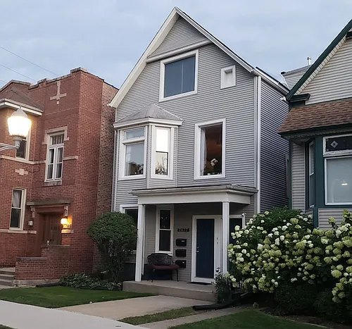2437 W Ainslie St #1F Photo 1