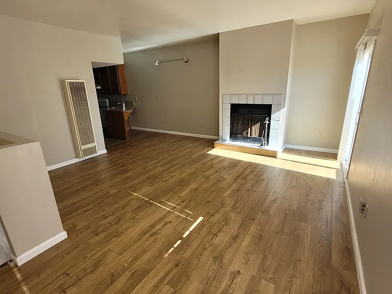 238 Evergreen Ave — Photo 2