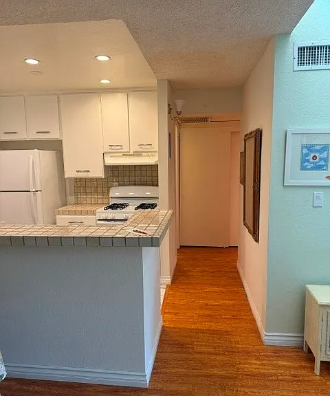 18645 Hatteras St #206 — Photo 14