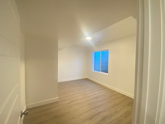 Basement Bedroom #4/bonus room