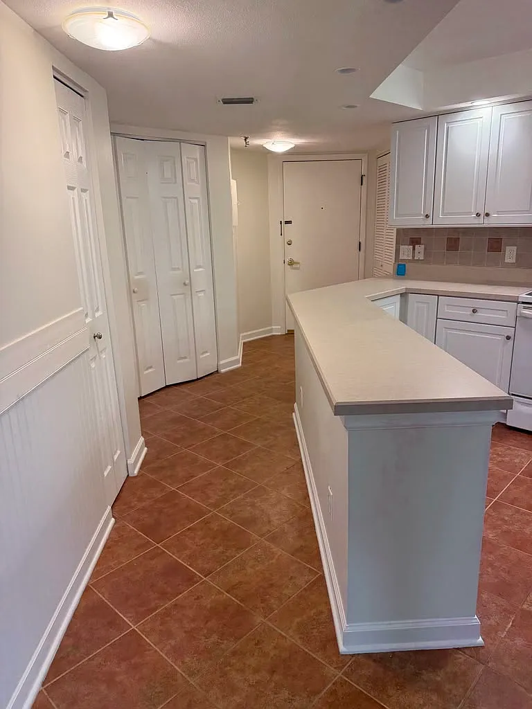 2 bed, 1189 sqft, $2,200 — Photo 3