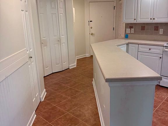 Looking toward front door in hallway