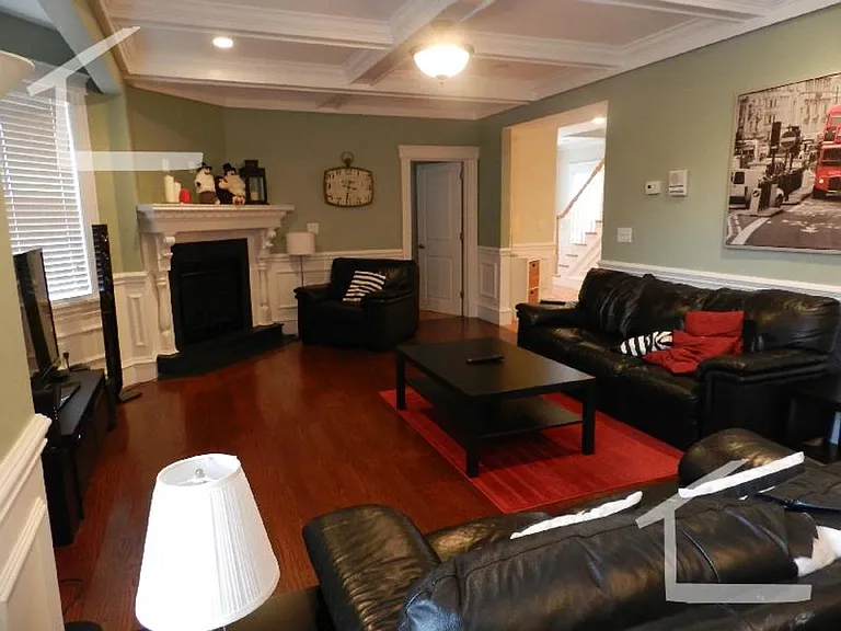 129 Nonantum St #2E — Photo 1