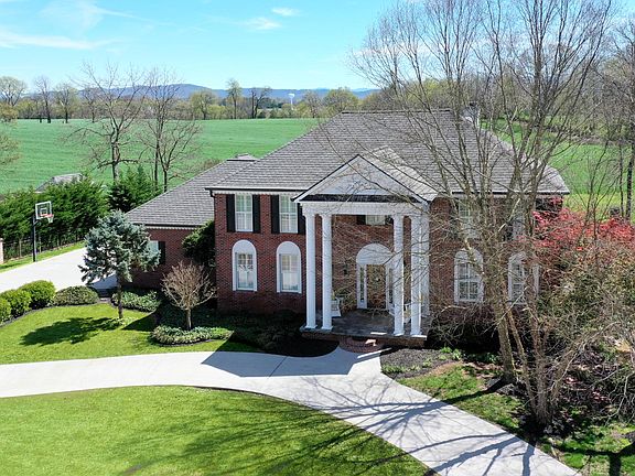 3rd image of 478 Broadmoor Dr