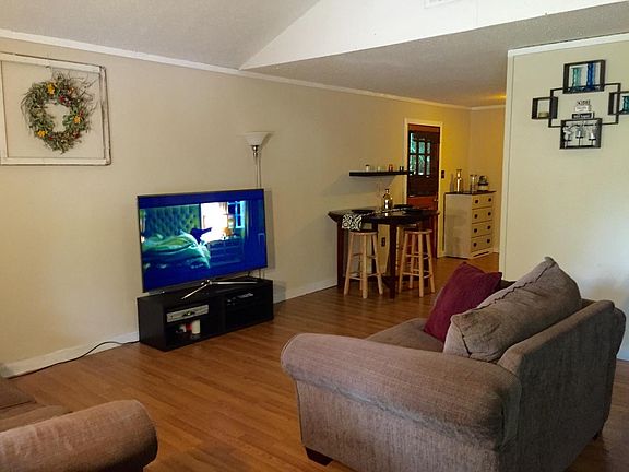 2nd image of 1834 Live Oak St