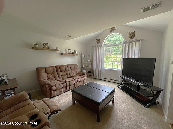 4th image of 52 Blairwood Ln