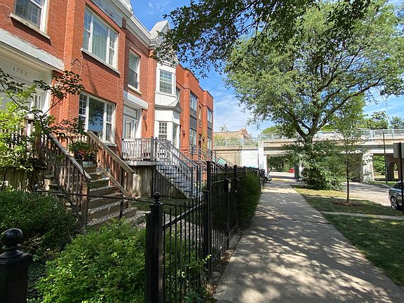 3rd image of 1752 N Humboldt Blvd #G