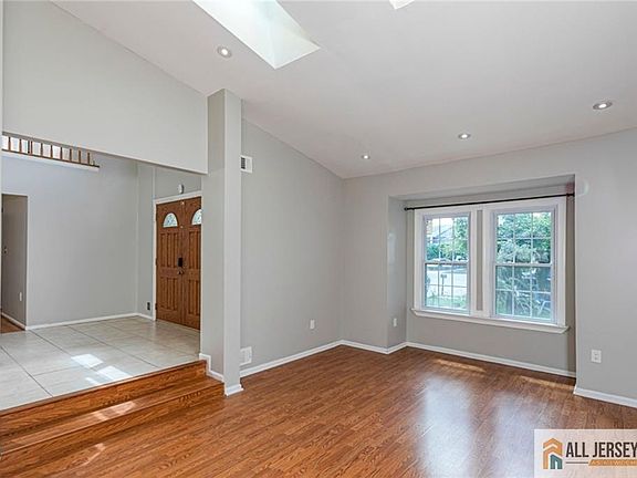 5th image of 9 Chipwood Ln