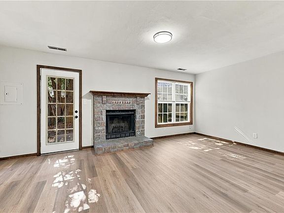 3rd image of 1303 Hafford Rd
