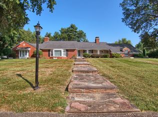 7 Gardenia Dr, Belleville, IL 62221