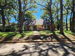 124 Mill Creek Dr, Arlington, TX 76010
